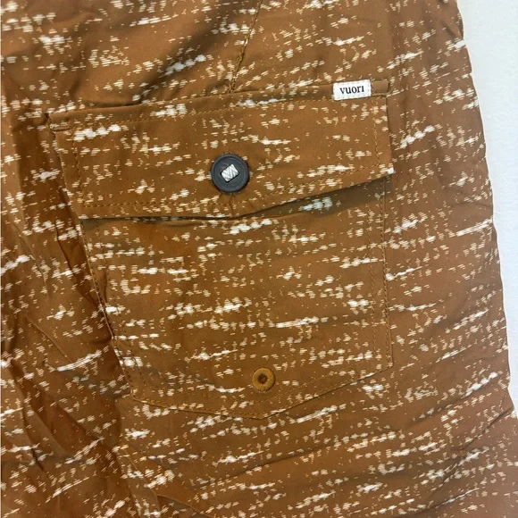 NWT Vuori Men's Brown and Cream Board Shorts - Picture 7 of 7